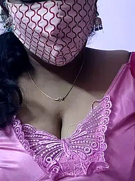 Snapshot of mallu-sumi chatting on 12/14/25, 12:05 mallu-sumi online show from 12/14/25, 12:05