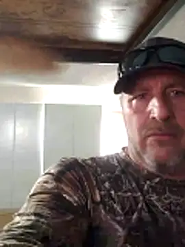 Snapshot of girthbrooks1269 chatting on 12/18/25, 09:10 girthbrooks1269 online show from 12/18/25, 09:10