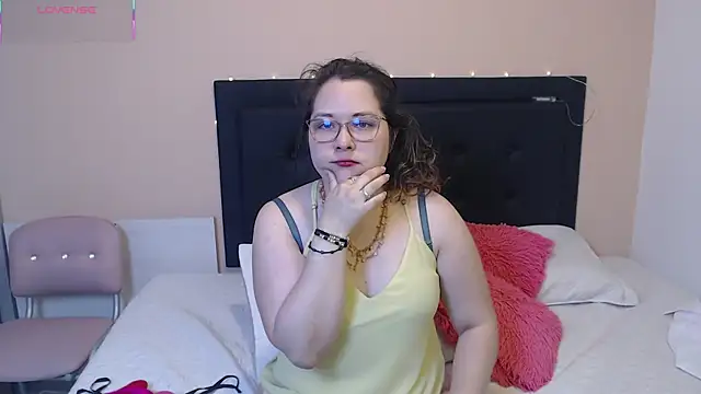 May Carlier online show from 03/19/25, 04:03