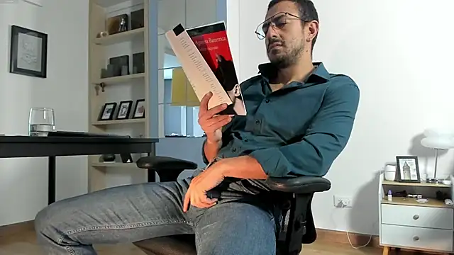 pablo-rincon95 online show from 06/01/26, 03:47