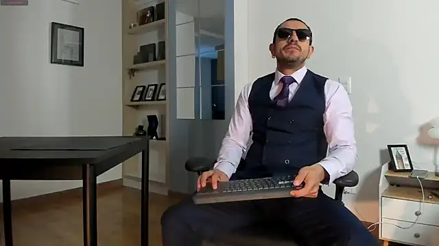 pablo-rincon95 online show from 07/07/26, 12:09
