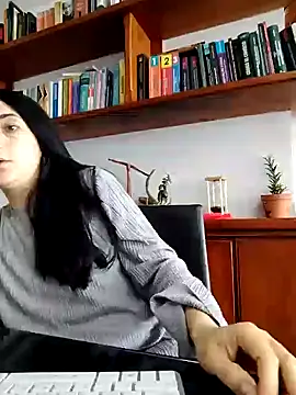 Snapshot of amellie_ros chatting on 12/02/24, 04:42 amellie ros online show from 12/02/24, 04:42