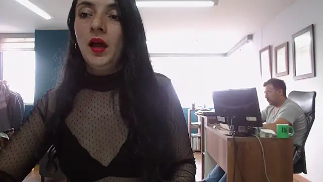 Snapshot of amellie_ros chatting on 03/21/25, 10:17 amellie ros online show from 03/21/25, 10:17