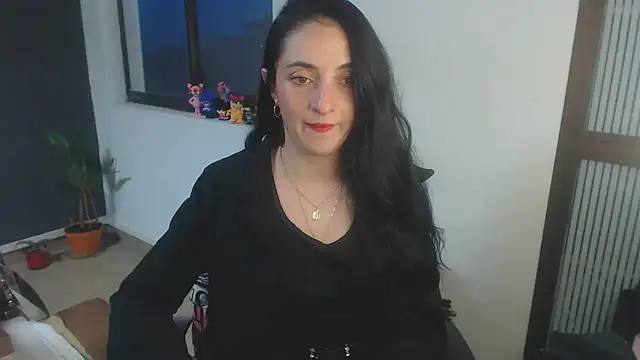 Snapshot of amellie_ros chatting on 09/15/25, 11:05 amellie ros online show from 09/15/25, 11:05