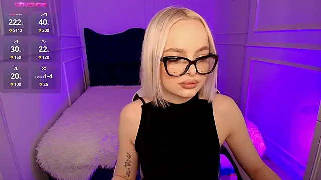 horny blondiee online show from 12/15/24, 08:08