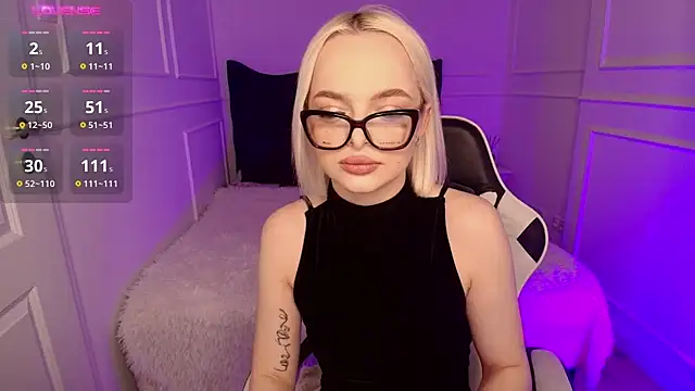 horny blondiee online show from 12/27/24, 08:35
