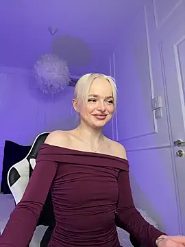 horny blondiee online show from 03/19/25, 08:23