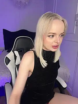 horny blondiee online show from 03/22/25, 08:29