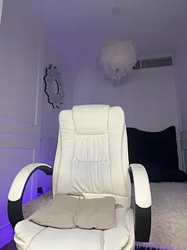 horny blondiee online show from 10/08/25, 03:42