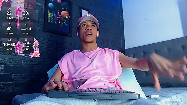 Snapshot of Romancartier_1 chatting on 10/18/25, 10:49 Romancartier 1 online show from 10/18/25, 10:49