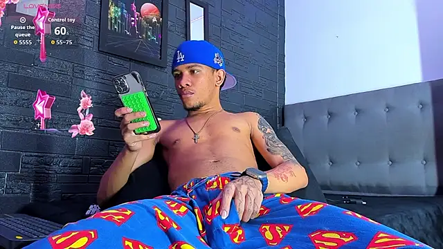 Snapshot of Romancartier_1 chatting on 12/14/25, 07:03 Romancartier 1 online show from 12/14/25, 07:03