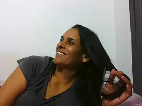 Snapshot of latinbrunettet chatting on 03/05/25, 02:01 latinbrunettet online show from 03/05/25, 02:01