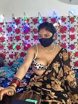 Snapshot of PeaCoooock chatting on 10/13/25, 04:40 PeaCoooock online show from 10/13/25, 04:40