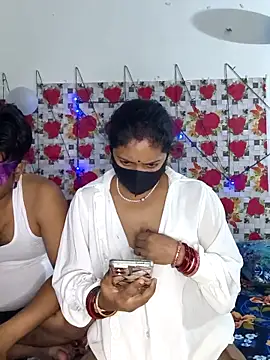 Snapshot of PeaCoooock chatting on 10/17/25, 05:15 PeaCoooock online show from 10/17/25, 05:15