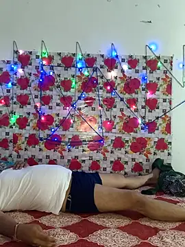 Snapshot of PeaCoooock chatting on 10/21/25, 04:51 PeaCoooock online show from 10/21/25, 04:51