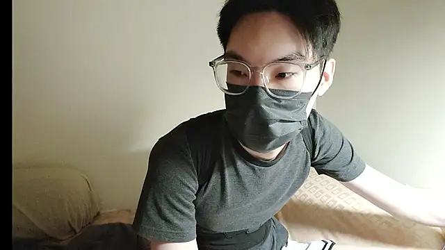 Yang 1069 online show from 10/24/25, 01:29