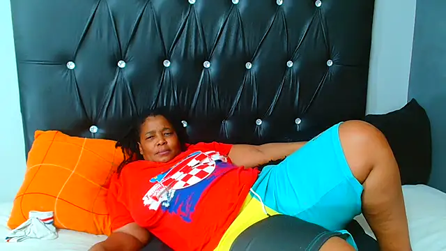 AfricanBigAssxx98 online show from 02/12/25, 06:40