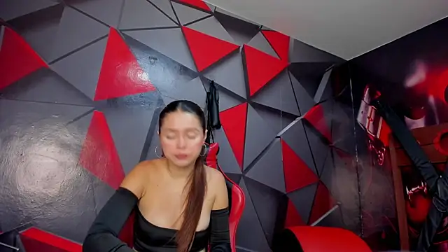 Hana and Zeta online show from 10/21/25, 12:17