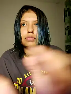 Snapshot of azulzulix chatting on 09/22/25, 01:07 azulzulix online show from 09/22/25, 01:07