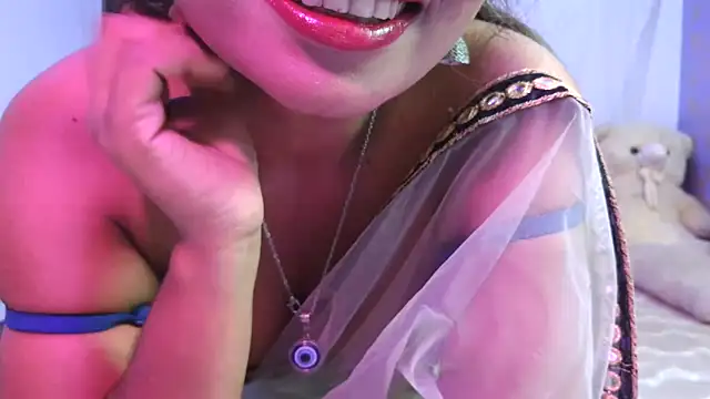 Snapshot of julika chatting on 09/19/25, 05:57 julika online show from 09/19/25, 05:57