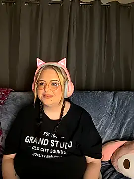 Snapshot of ChubbyBubs chatting on 10/20/25, 10:38 ChubbyBubs online show from 10/20/25, 10:38