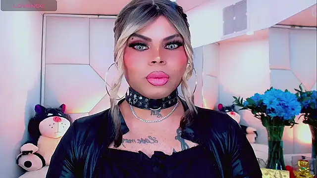 Snapshot of AdanKinng chatting on 11/21/25, 09:52 AdanKinng online show from 11/21/25, 09:52