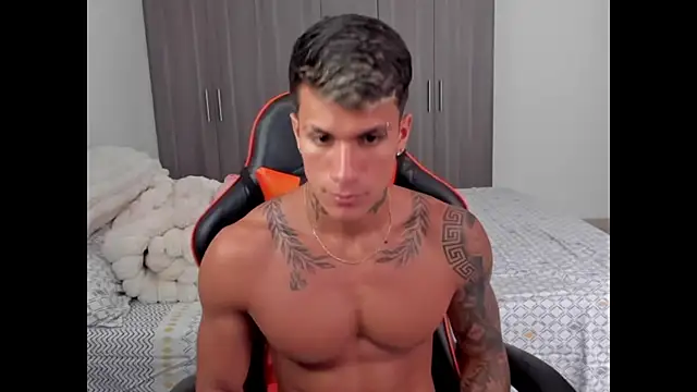 pettergrey1 online show from 10/05/25, 07:34