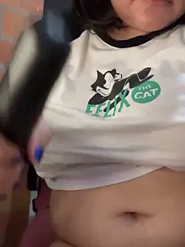 Snapshot of CinnamonCookiez chatting on 01/10/25, 07:04 CinnamonCookiez online show from 01/10/25, 07:04