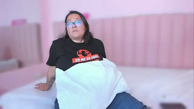 Snapshot of CinnamonCookiez chatting on 03/16/25, 06:34 CinnamonCookiez online show from 03/16/25, 06:34