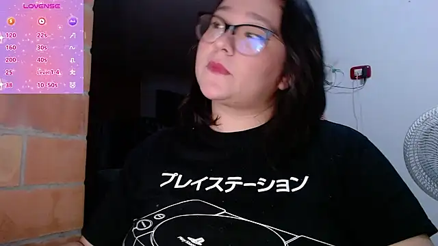 Snapshot of CinnamonCookiez chatting on 03/21/25, 07:22 CinnamonCookiez online show from 03/21/25, 07:22