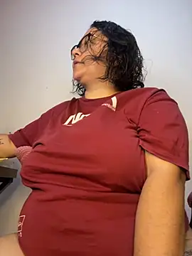 Snapshot of CinnamonCookiez chatting on 11/08/25, 03:50 CinnamonCookiez online show from 11/08/25, 03:50