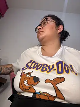 Snapshot of CinnamonCookiez chatting on 11/20/25, 03:50 CinnamonCookiez online show from 11/20/25, 03:50