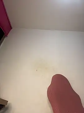 Snapshot of CinnamonCookiez chatting on 12/04/25, 05:17 CinnamonCookiez online show from 12/04/25, 05:17