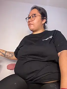 Snapshot of CinnamonCookiez chatting on 12/05/25, 04:54 CinnamonCookiez online show from 12/05/25, 04:54