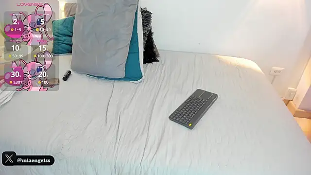 MiaEngels online show from 02/20/25, 05:07