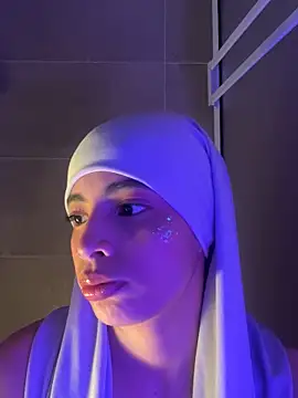 Snapshot of jhalila chatting on 09/19/25, 01:51 jhalila online show from 09/19/25, 01:51