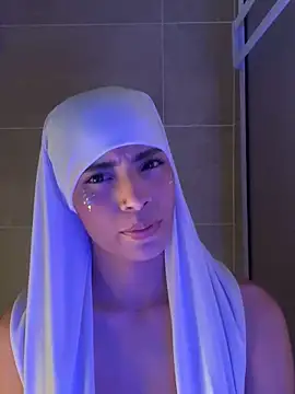 Snapshot of jhalila chatting on 09/20/25, 01:39 jhalila online show from 09/20/25, 01:39