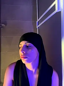 Snapshot of jhalila chatting on 09/21/25, 02:24 jhalila online show from 09/21/25, 02:24