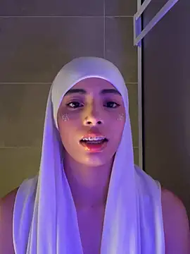 Snapshot of jhalila chatting on 09/27/25, 12:59 jhalila online show from 09/27/25, 12:59