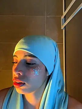 Snapshot of jhalila chatting on 10/02/25, 01:34 jhalila online show from 10/02/25, 01:34