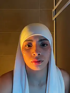 Snapshot of jhalila chatting on 10/04/25, 01:47 jhalila online show from 10/04/25, 01:47