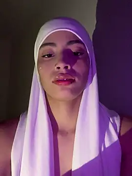 Snapshot of jhalila chatting on 10/10/25, 11:15 jhalila online show from 10/10/25, 11:15