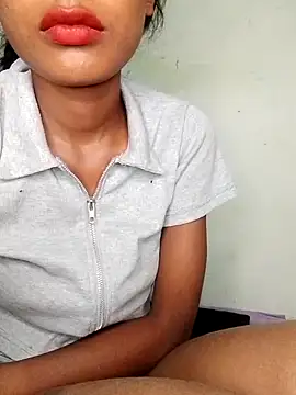 Snapshot of Angalpriya_1 chatting on 12/17/24, 06:09 Angalpriya 1 online show from 12/17/24, 06:09