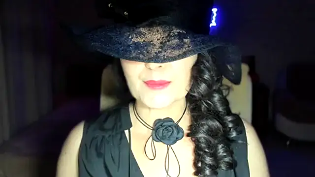 Snapshot of WitchBlueRose chatting on 11/05/25, 04:51 WitchBlueRose online show from 11/05/25, 04:51