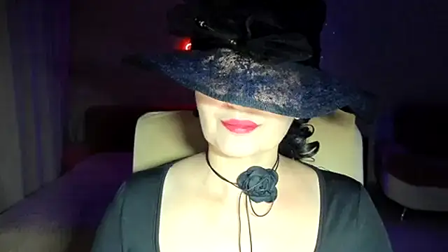 Snapshot of WitchBlueRose chatting on 11/09/25, 09:02 WitchBlueRose online show from 11/09/25, 09:02