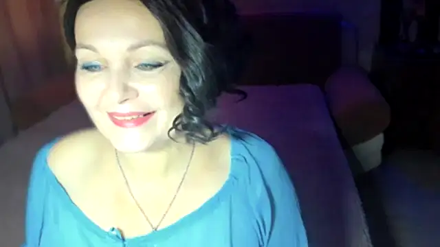 Snapshot of WitchBlueRose chatting on 11/23/25, 11:43 WitchBlueRose online show from 11/23/25, 11:43