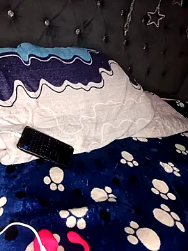 Snapshot of PequeArely chatting on 02/08/25, 01:44 PequeArely online show from 02/08/25, 01:44