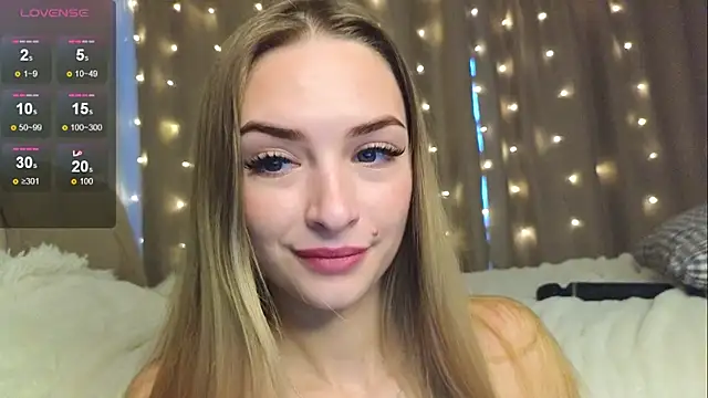 Snapshot of Soft_Eva chatting on 12/19/24, 10:02 Soft Eva online show from 12/19/24, 10:02