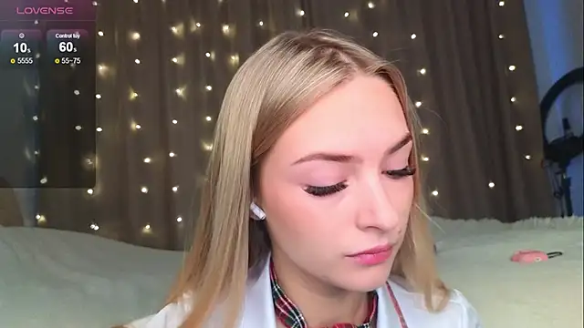 Snapshot of Soft_Eva chatting on 01/16/25, 07:49 Soft Eva online show from 01/16/25, 07:49