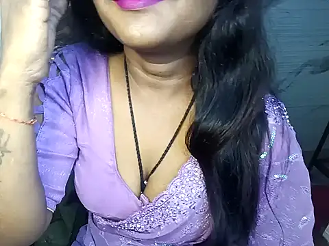 Snapshot of Muktha chatting on 01/04/25, 04:44 Muktha online show from 01/04/25, 04:44